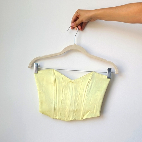 ✨️Any 3 for $15✨️ Zara Small Yellow Satin Corset - Picture 1 of 10